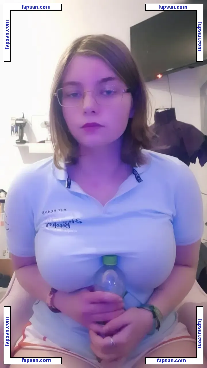 1279 nude photo #1985 from OnlyFans