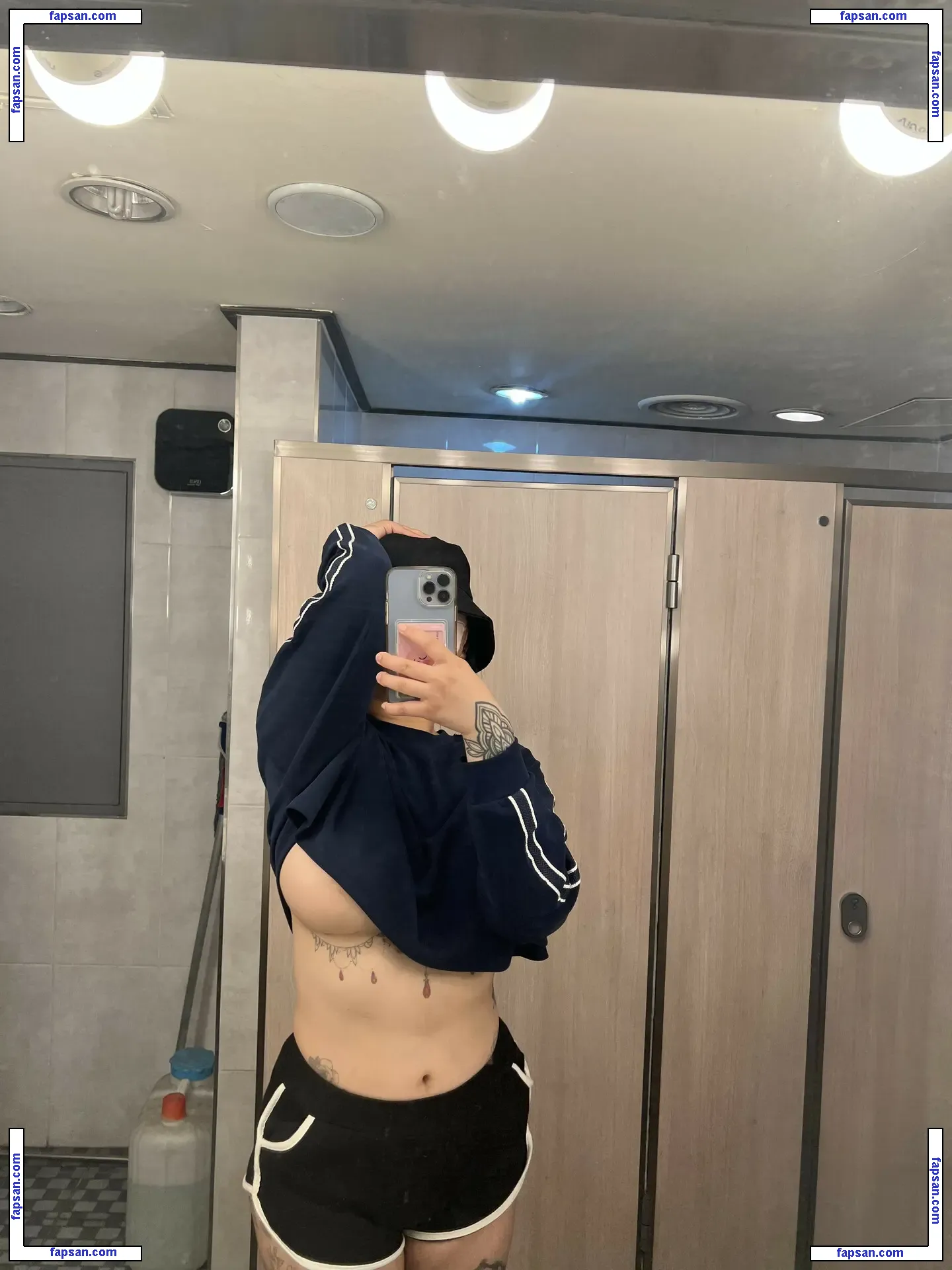 171jun1999 nude photo #0071 from OnlyFans