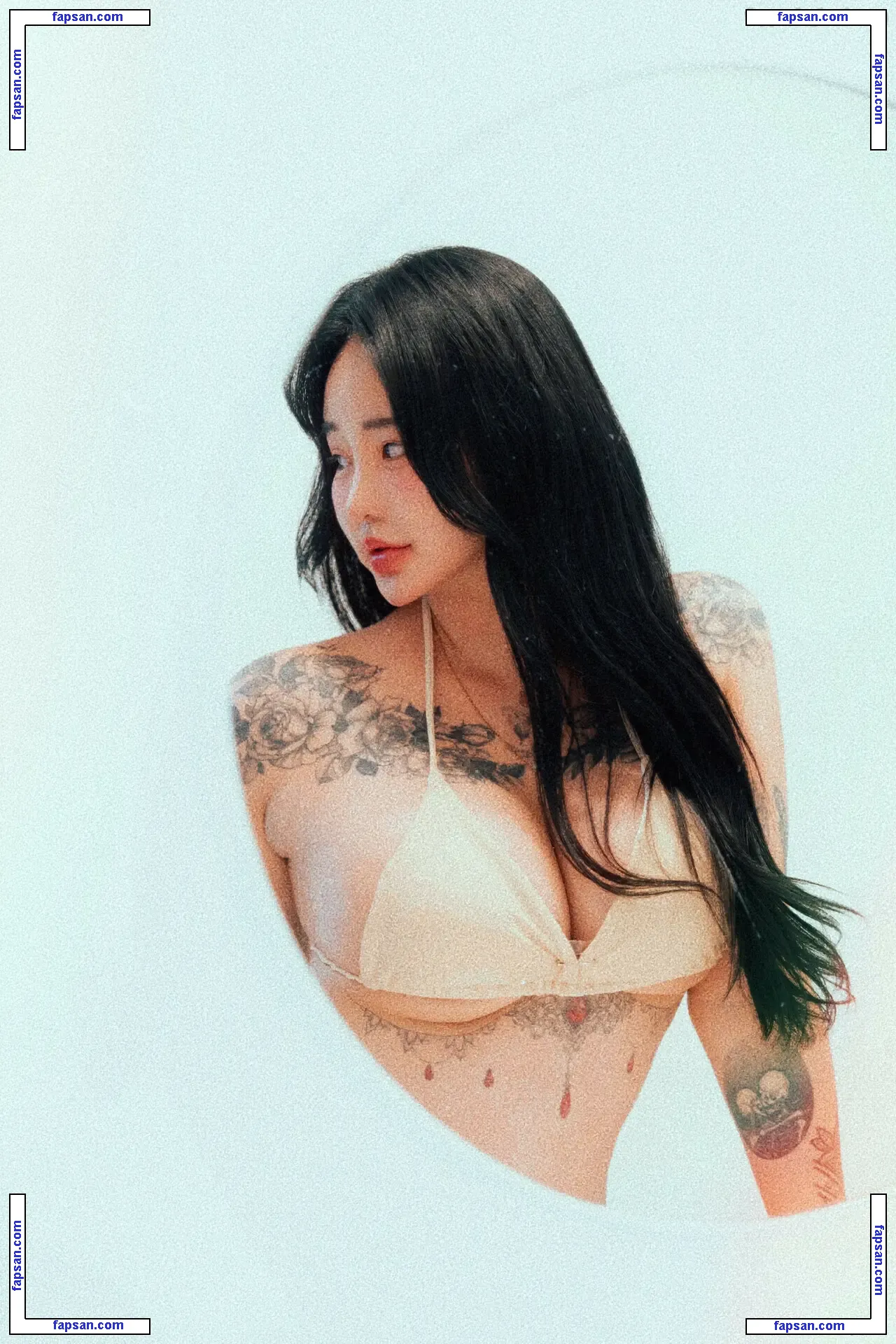 171jun1999 nude photo #0072 from OnlyFans