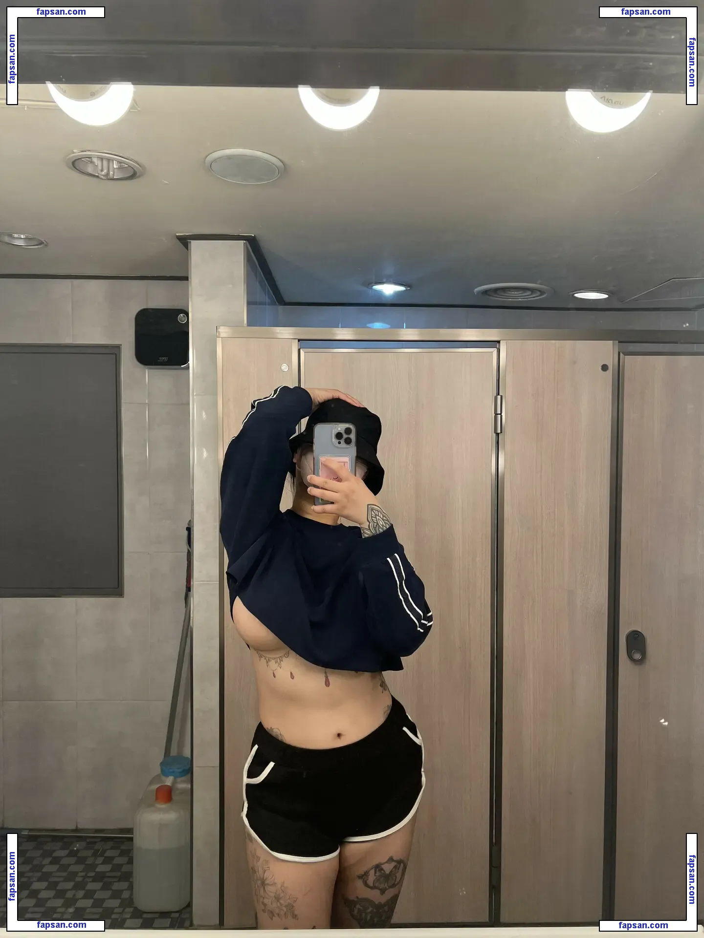 171jun1999 nude photo #0076 from OnlyFans