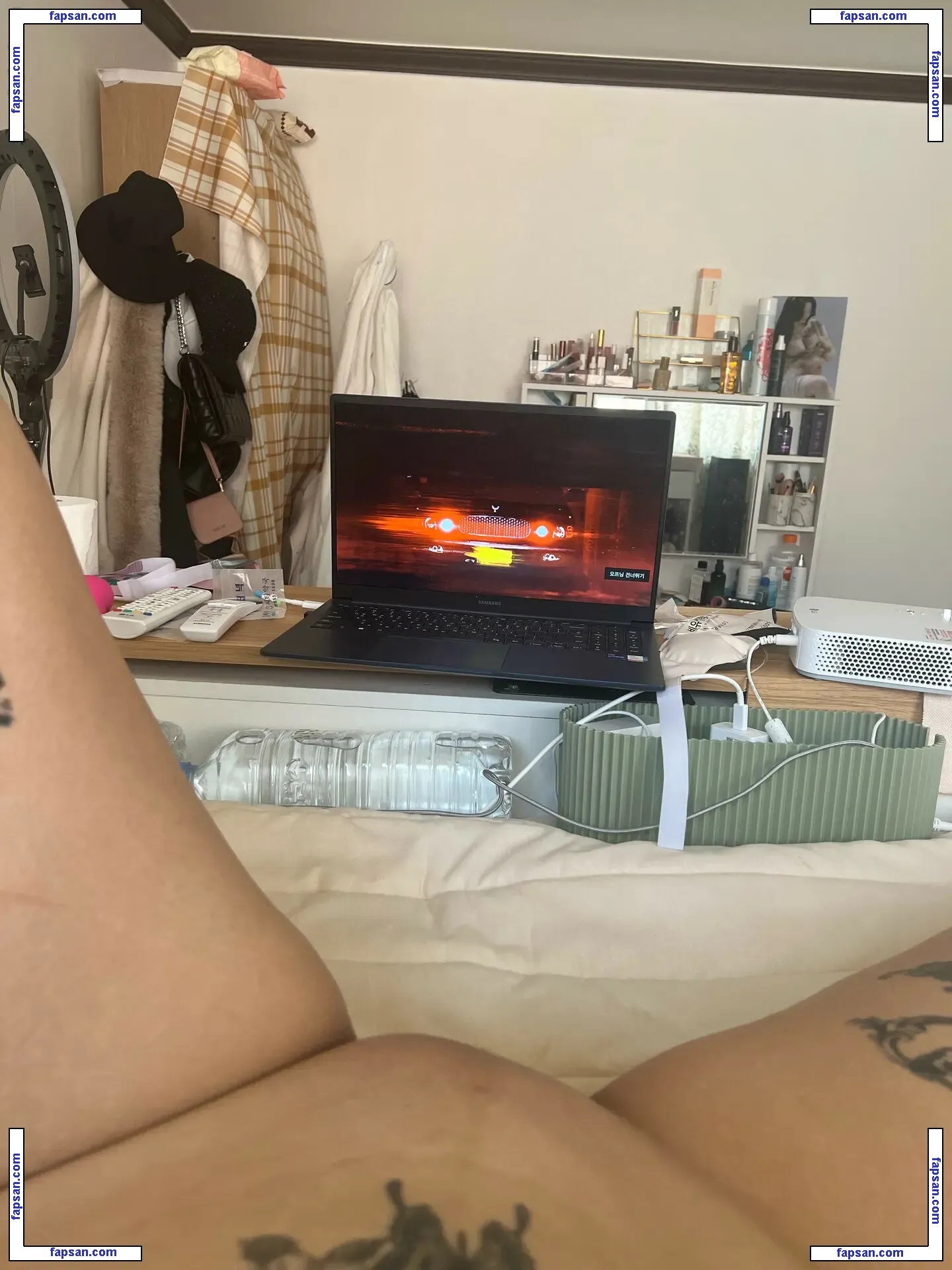 171jun1999 nude photo #0079 from OnlyFans