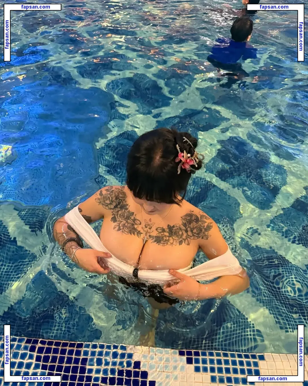 171jun1999 nude photo #0135 from OnlyFans
