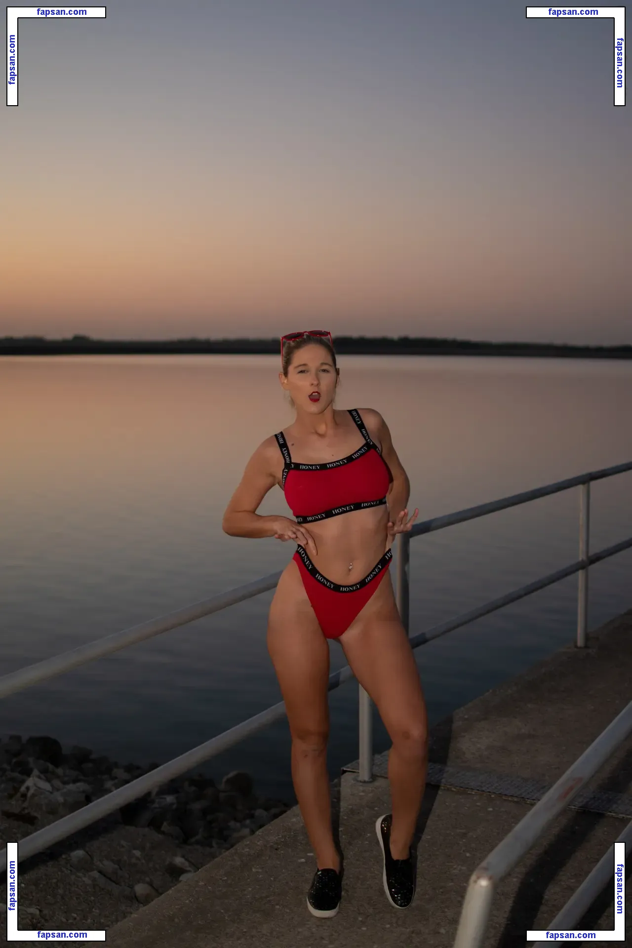 19honeysuckle nude photo #0039 from OnlyFans