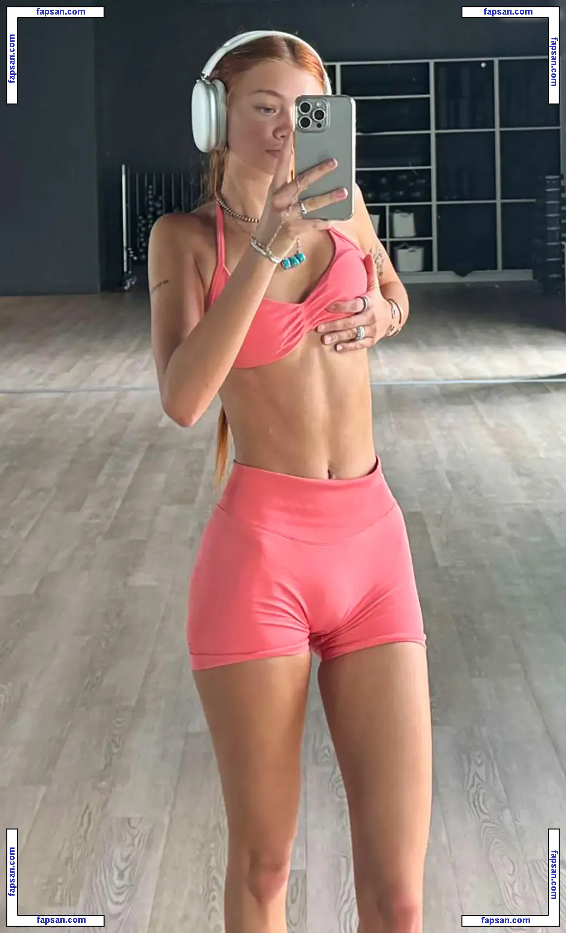 21919 nude photo #0398 from OnlyFans