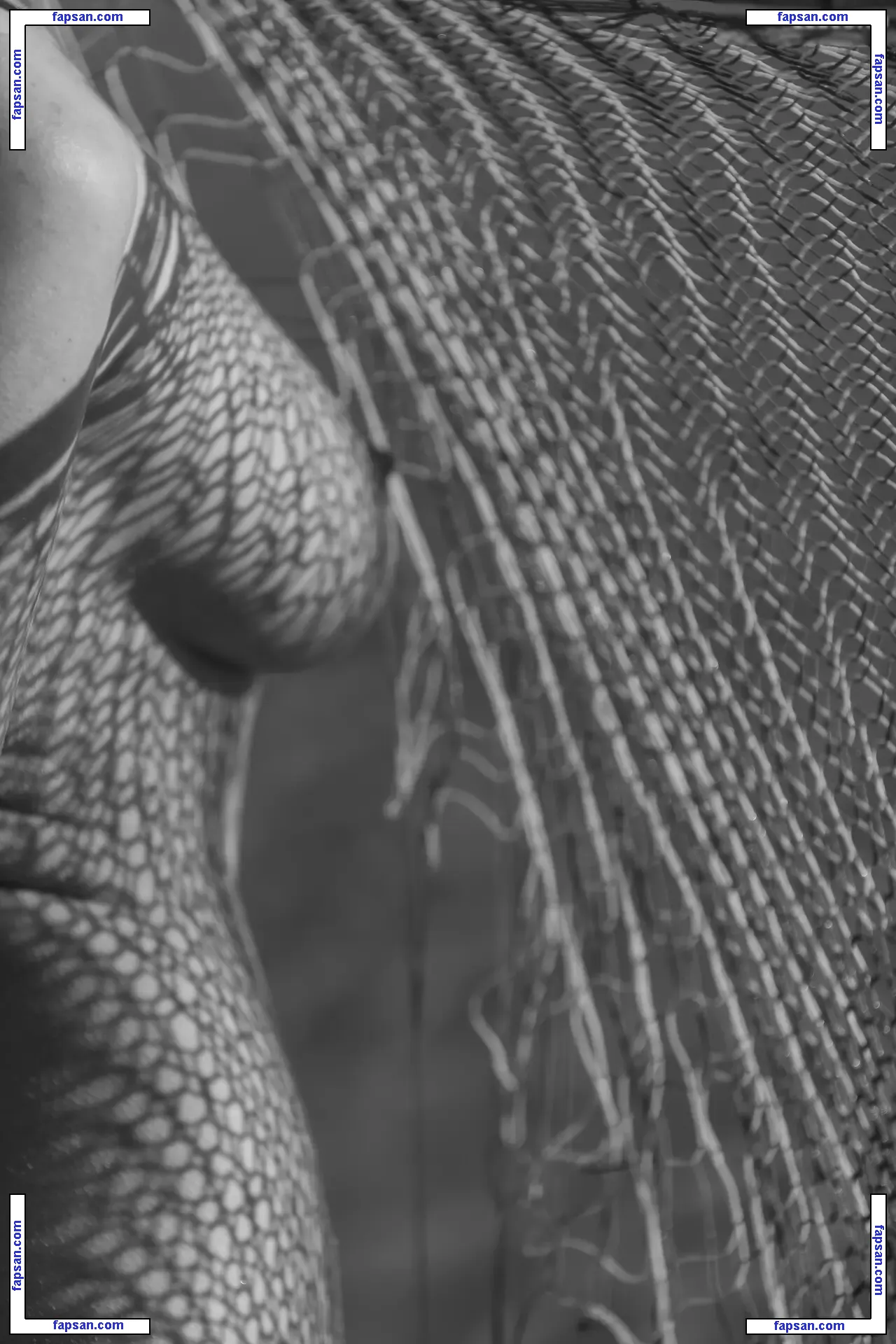 21919 nude photo #0627 from OnlyFans