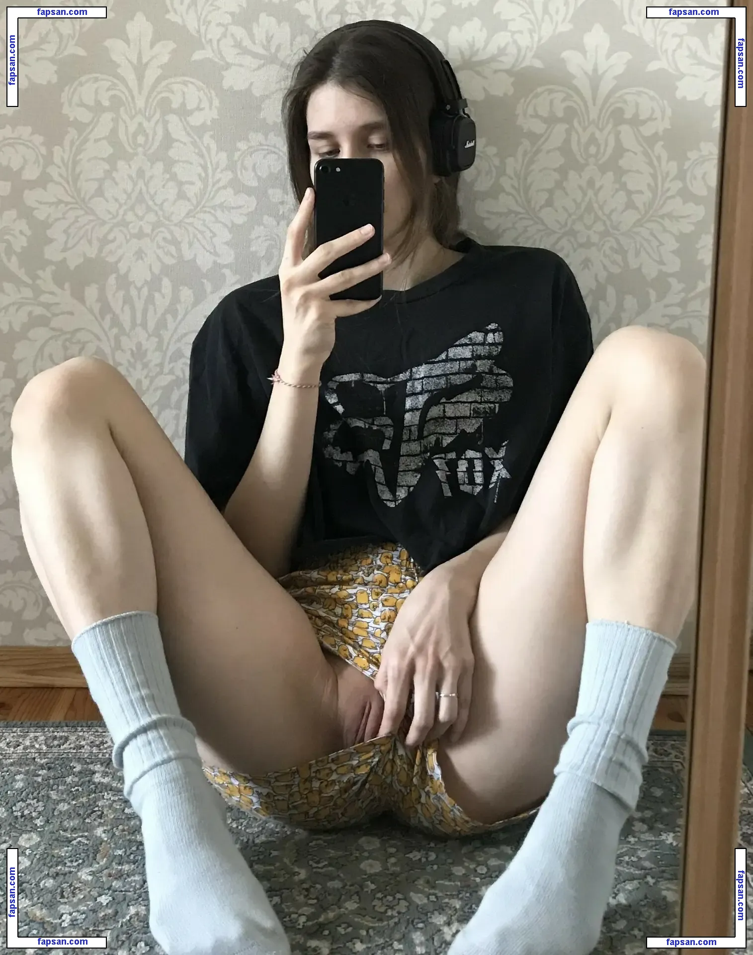 2SICH голая фото #0001 с Онлифанс