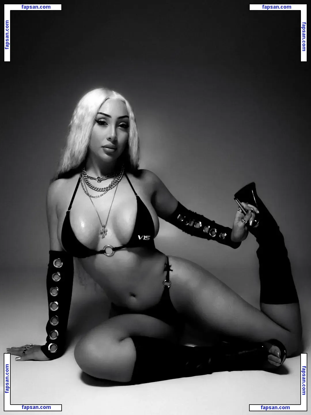 7oh7p голая фото #0044 с Онлифанс