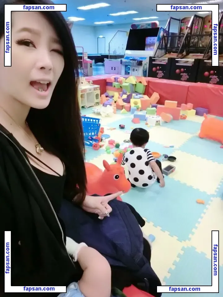 94iris329 nude photo #0003 from OnlyFans