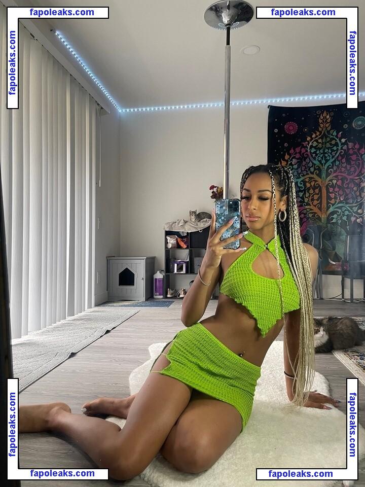 Aaliyah Foxxx / FoxxAaliyah / aaliyahfoxxofficial / aaliyahfoxxx nude photo #0001 from OnlyFans