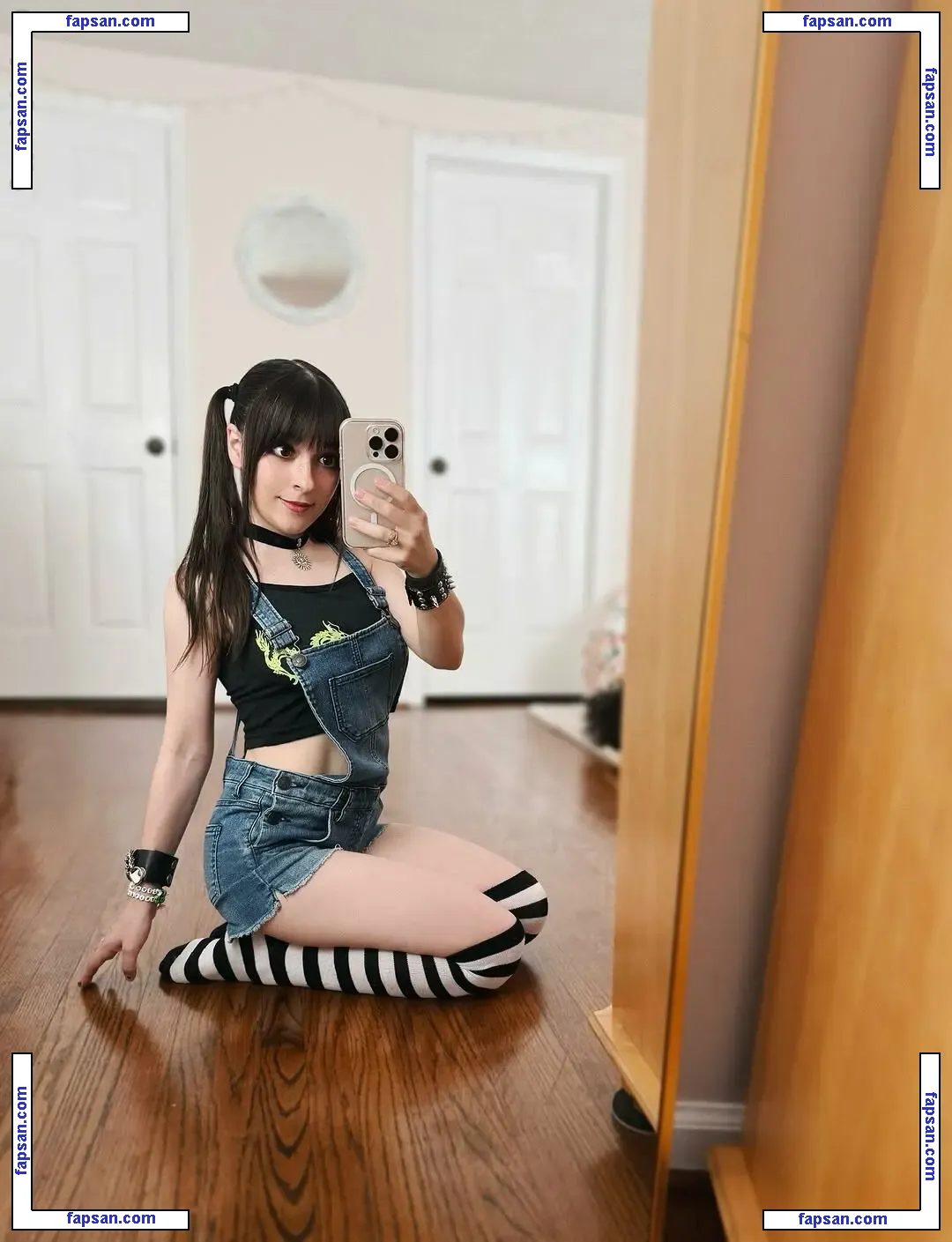 Aara Lee голая фото #0031 с Онлифанс