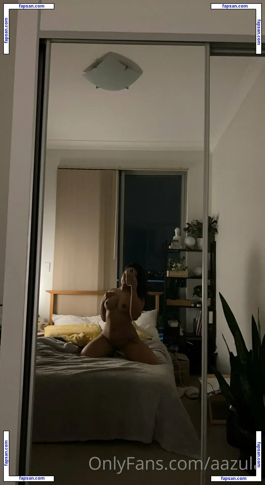 Aazula nude photo #0003 from OnlyFans