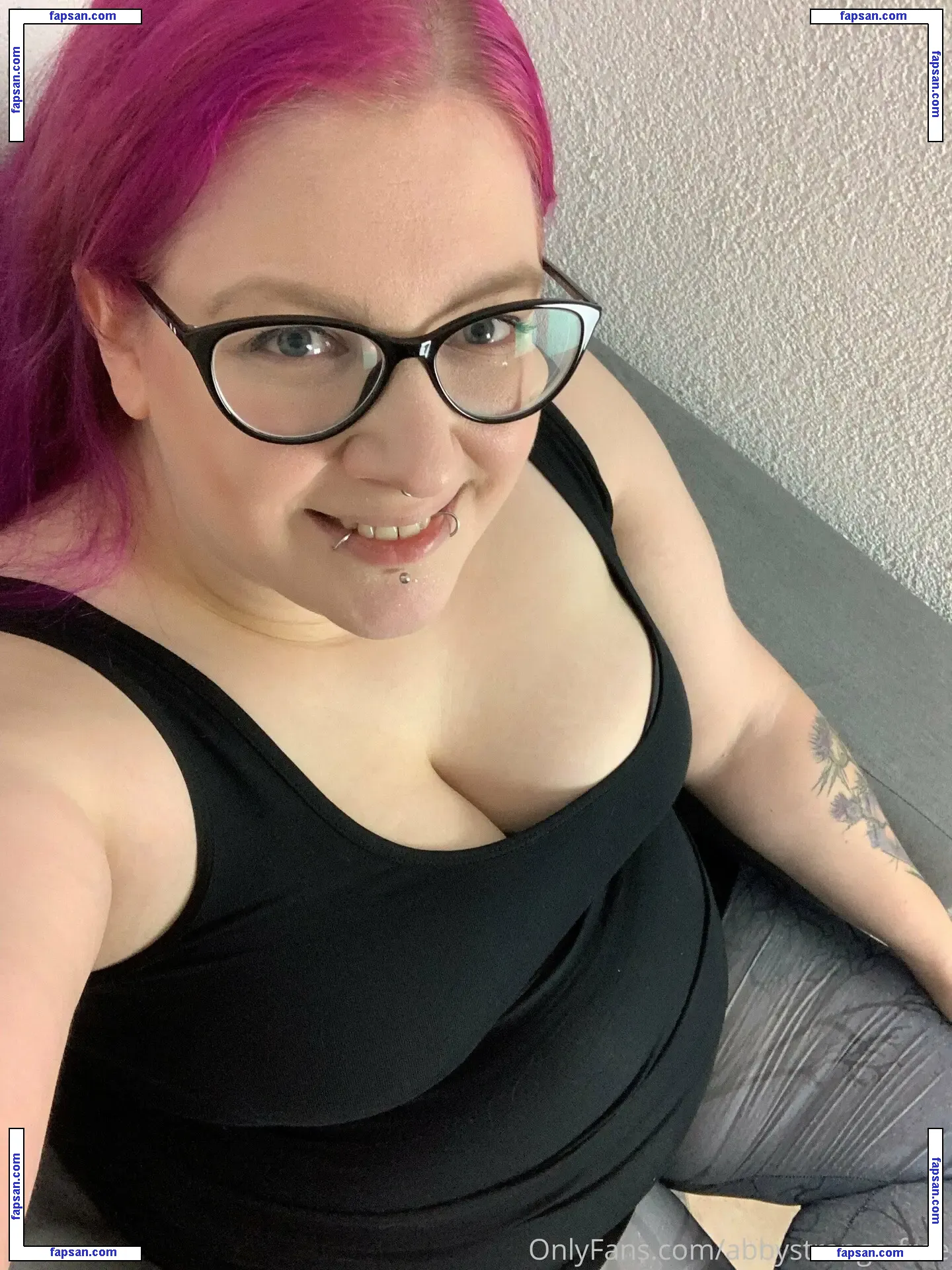 abbystrange-free nude photo #0005 from OnlyFans