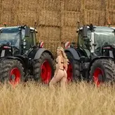 Abi Coombes Farmer голая #0006