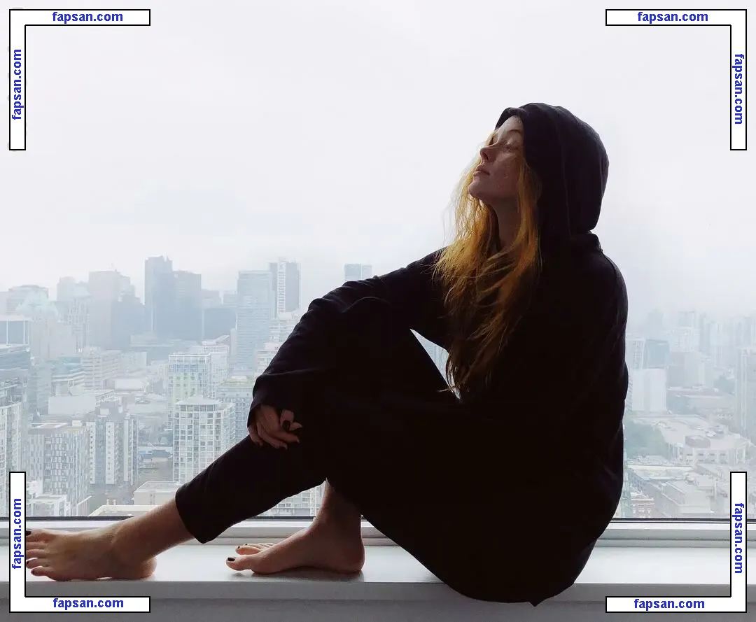 Abigail Cowan голая фото #0003 с Онлифанс