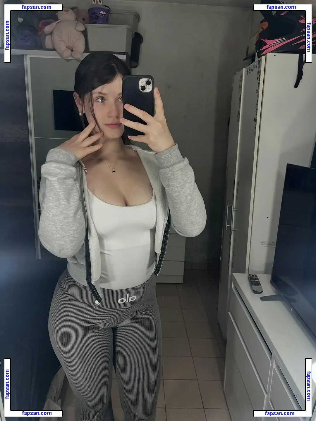 Abril Milagros nude photo #0006 from OnlyFans