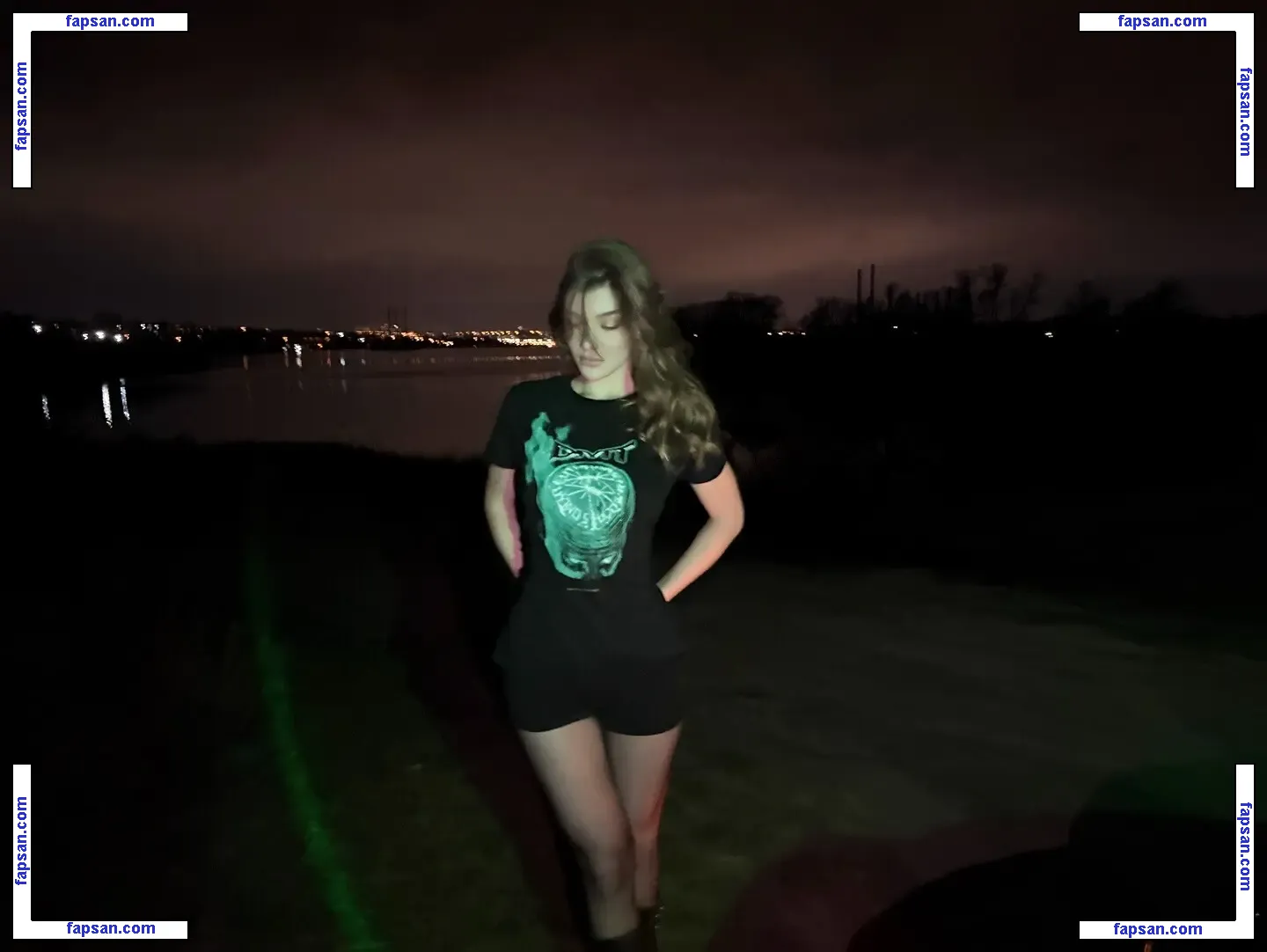 adelinafien голая фото #0001 с Онлифанс