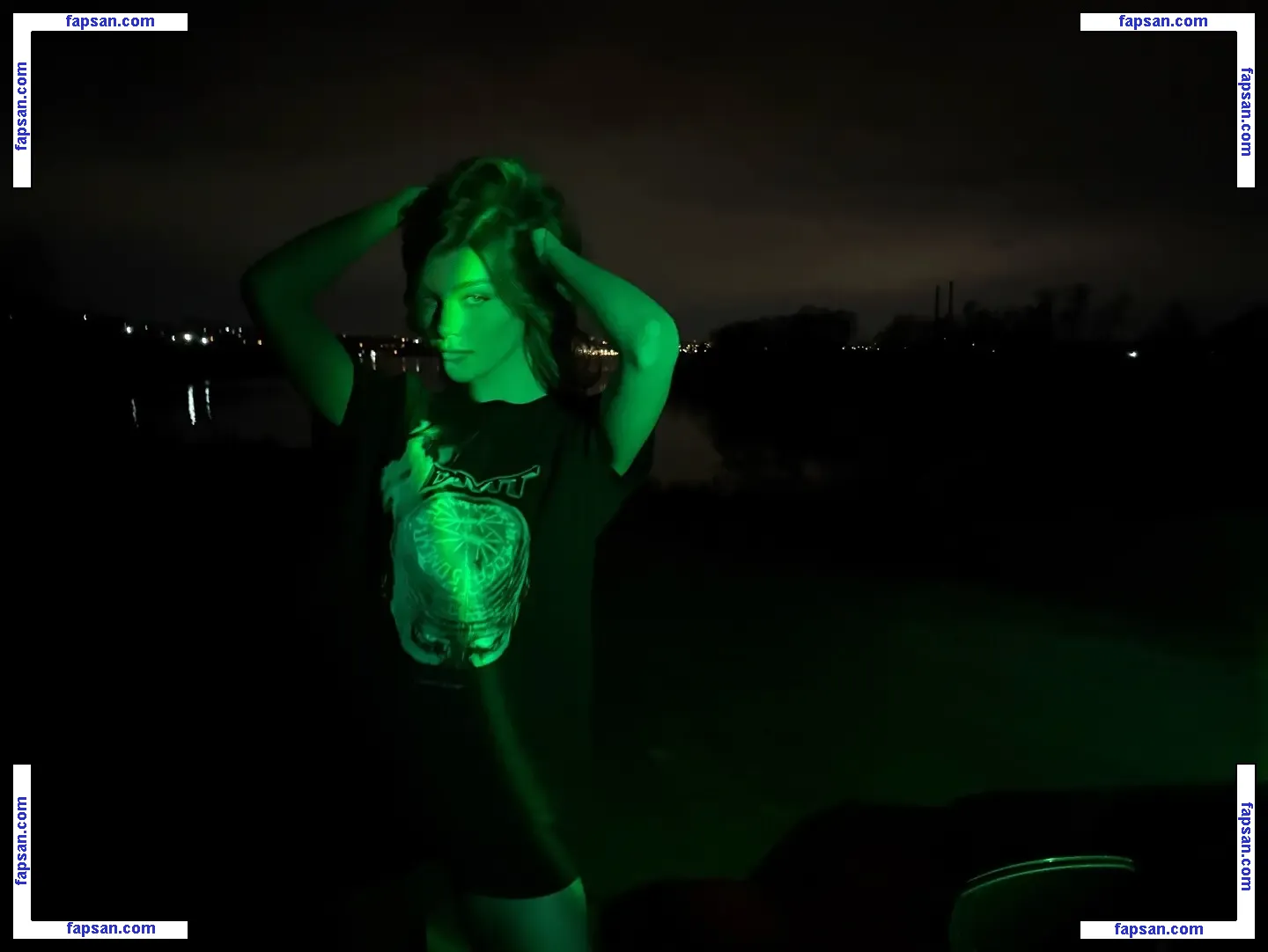 adelinafien голая фото #0002 с Онлифанс