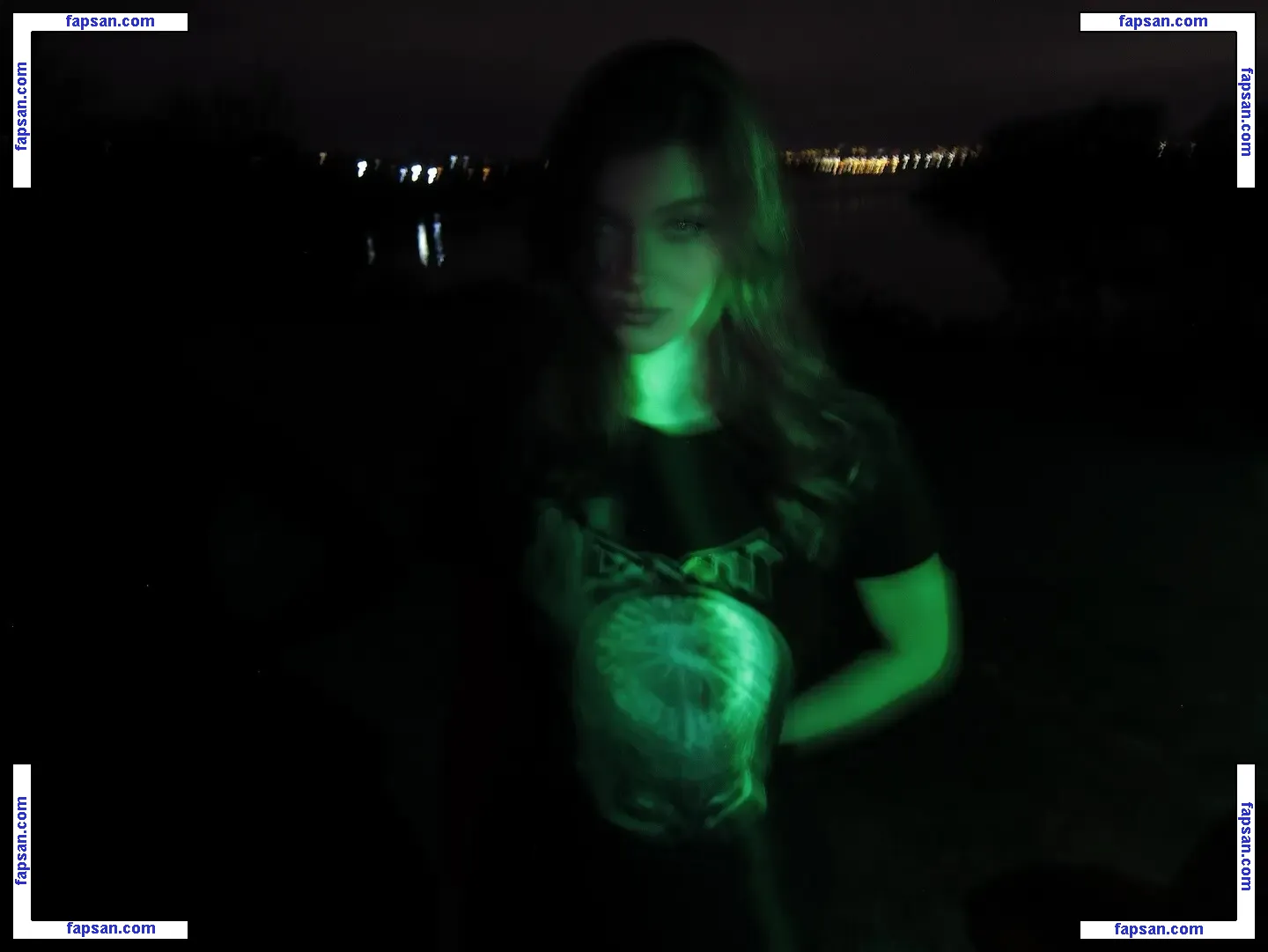 adelinafien голая фото #0003 с Онлифанс