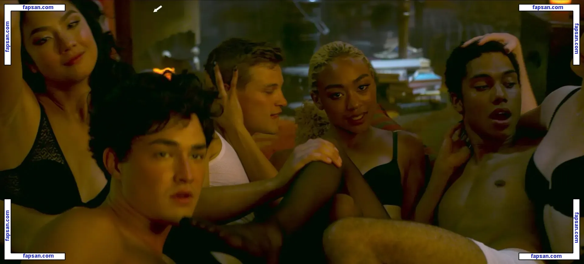 Adeline Rudolph голая фото #0001 с Онлифанс