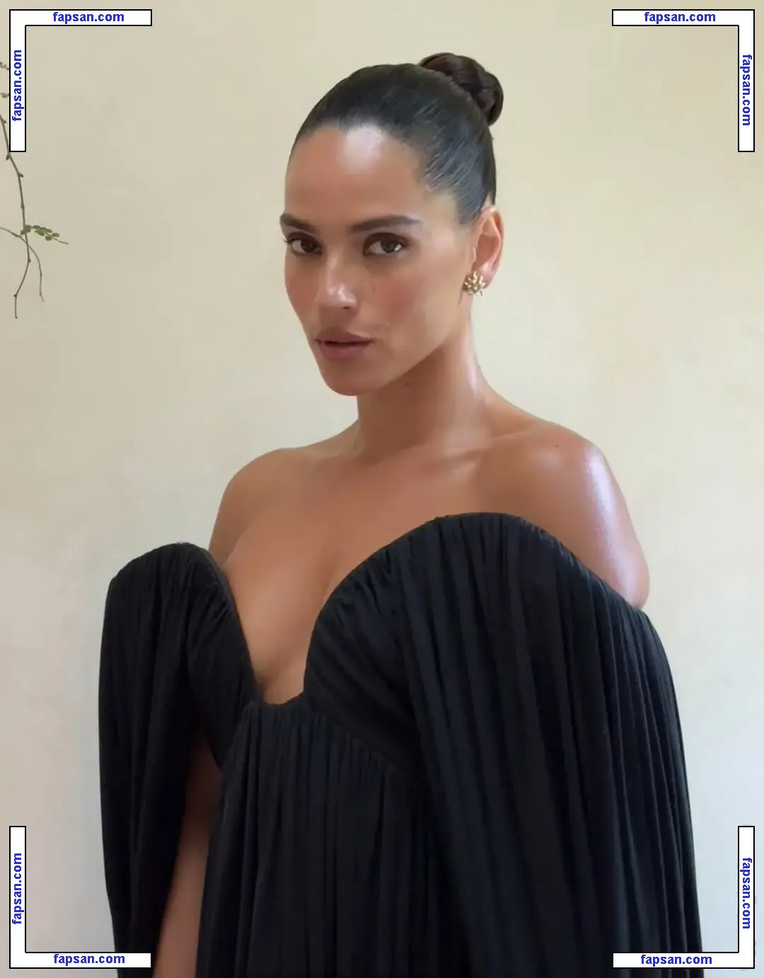 Adria Arjona nude photo #0377 from OnlyFans