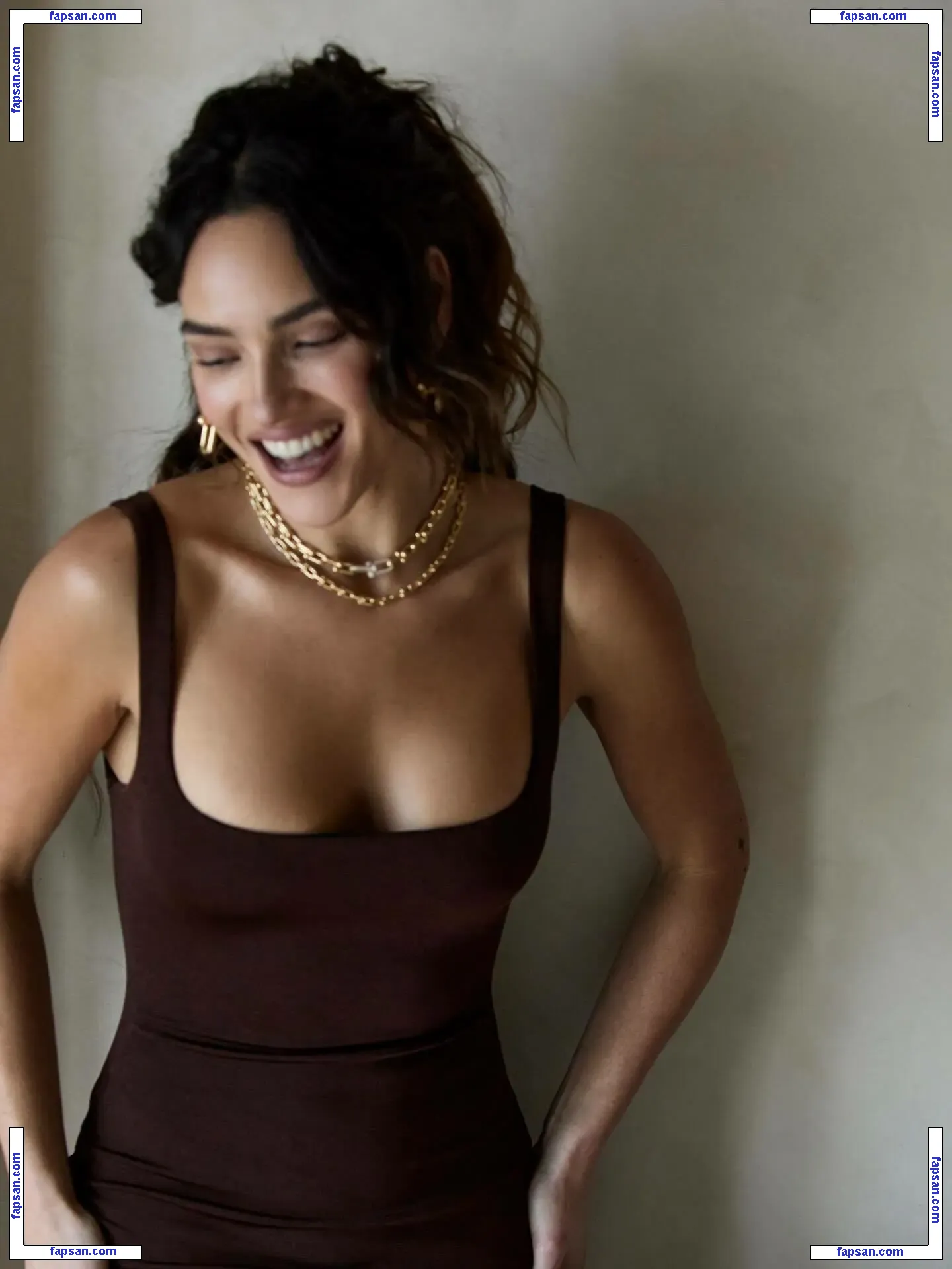 Adria Arjona голая фото #0389 с Онлифанс