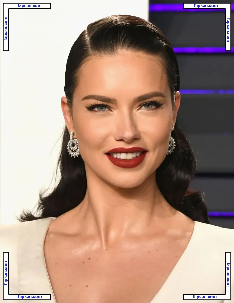 Adriana Lima голая фото #0009 с Онлифанс