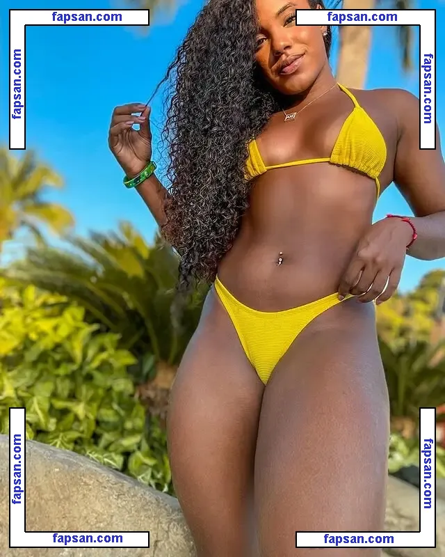 Adriele Souza nude photo #0032 from OnlyFans