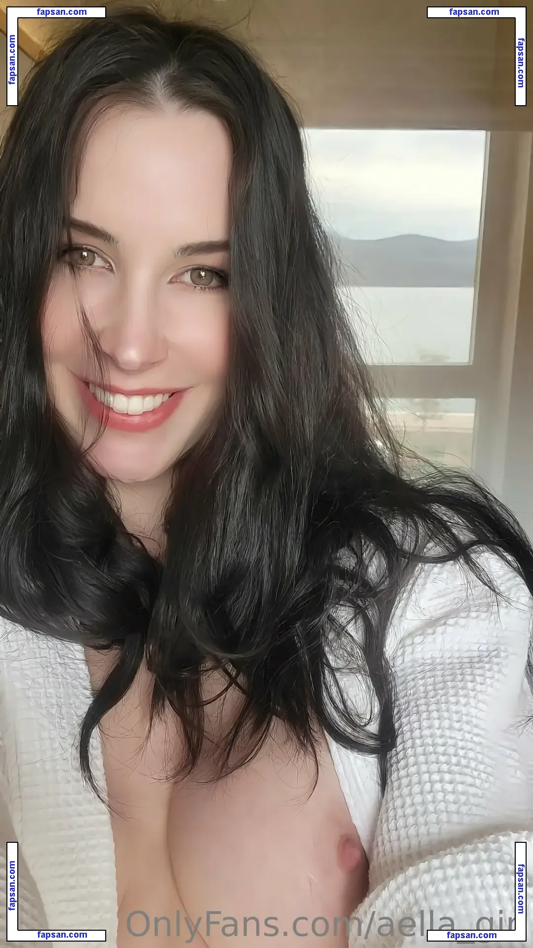 Aella_Girl nude photo #0193 from OnlyFans