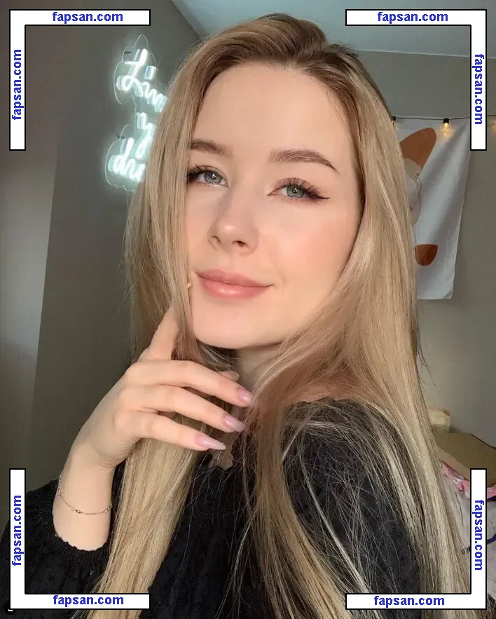 Agent Nesty nude photo #0004 from OnlyFans