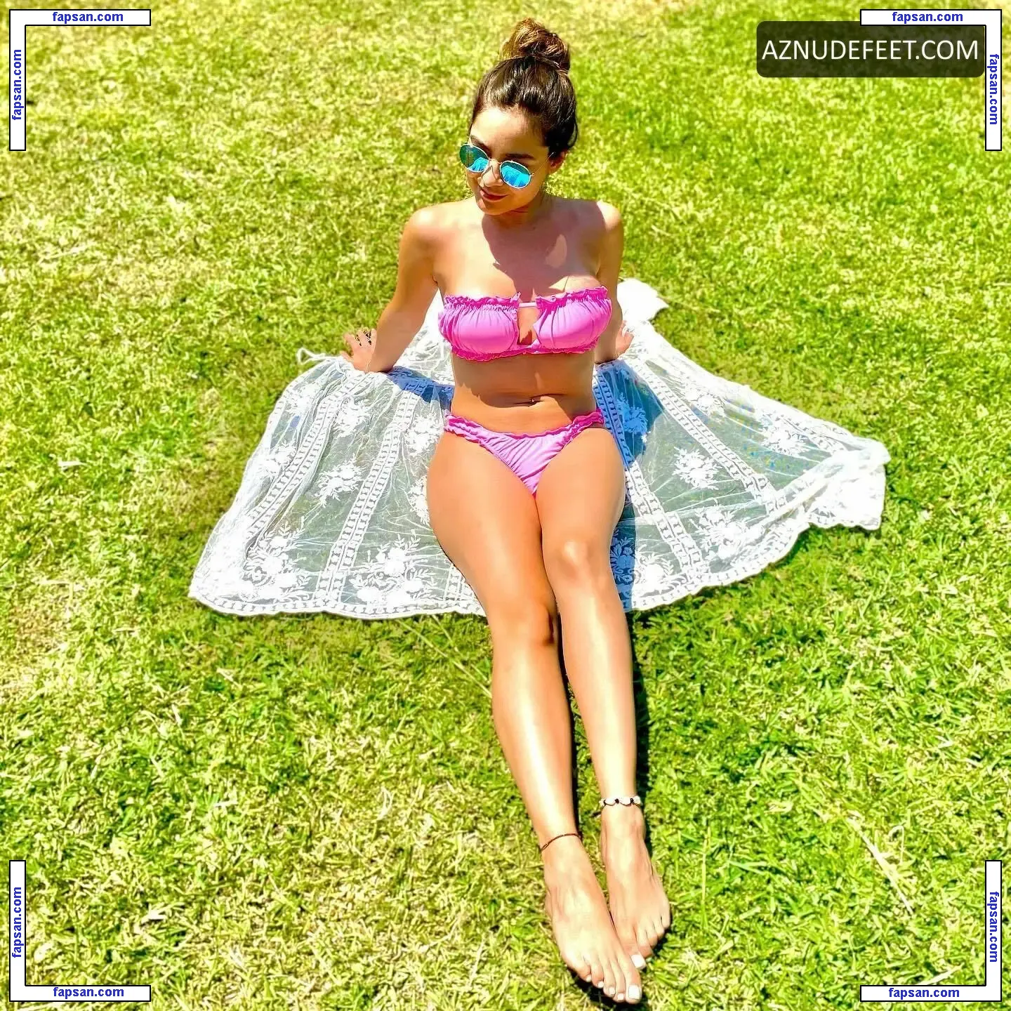 Ahichell nude photo #0001 from OnlyFans