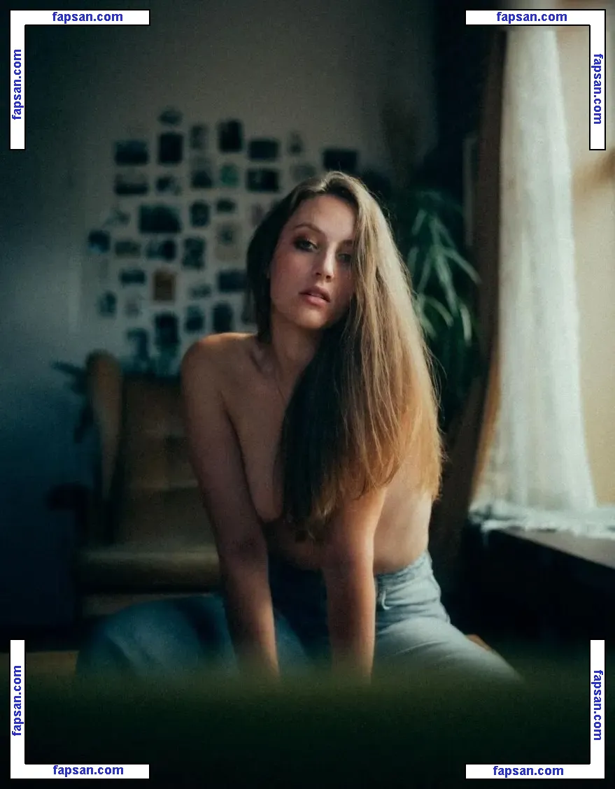 Aimée Pienschke nude photo #0001 from OnlyFans