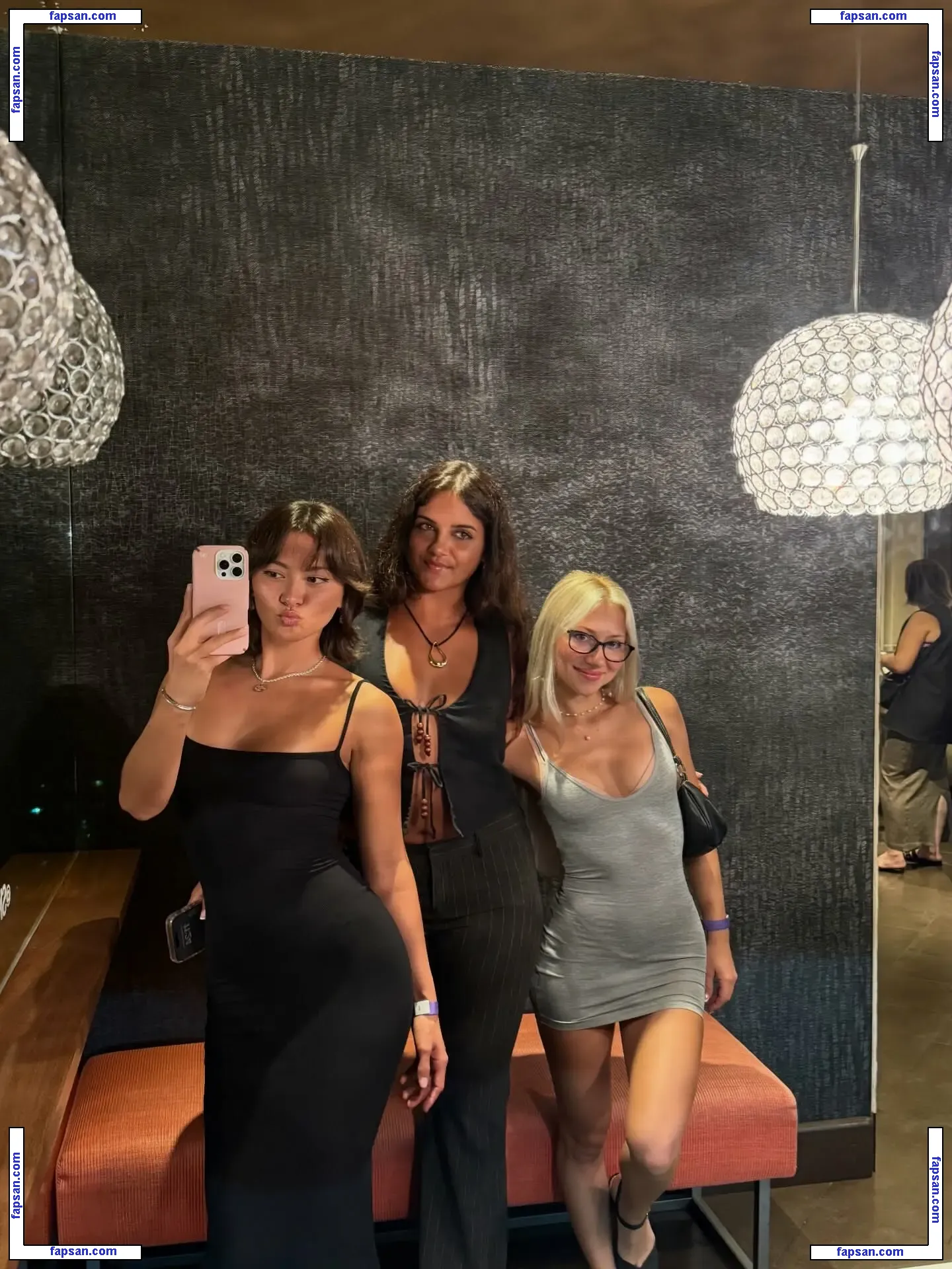 Aina.loves голая фото #0025 с Онлифанс