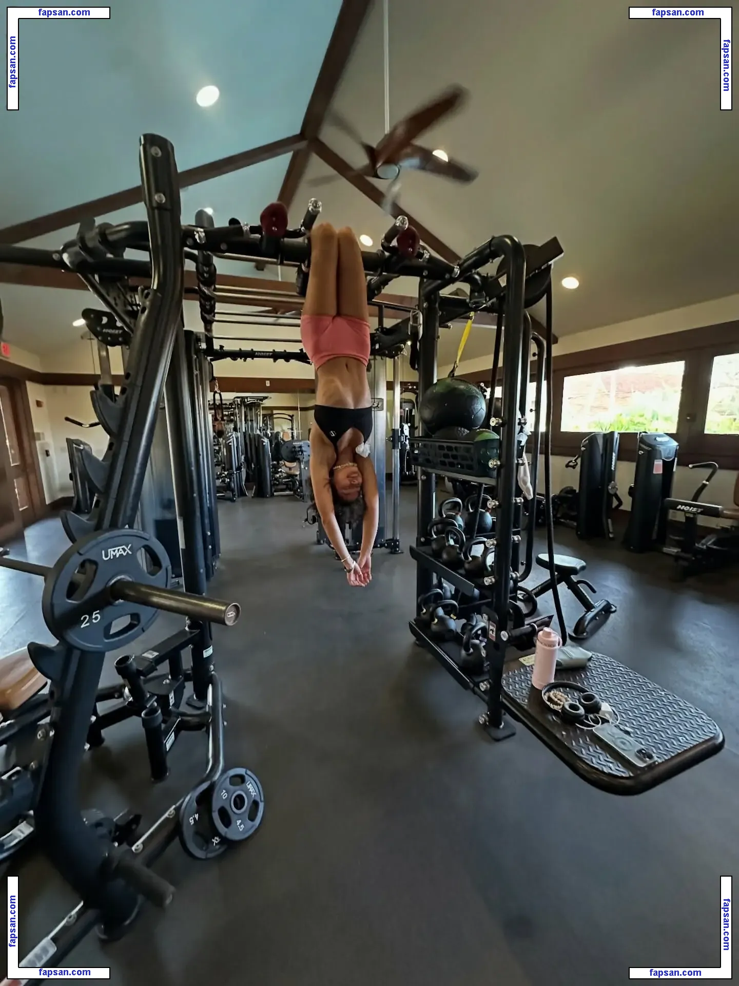 Aina.loves голая фото #0035 с Онлифанс