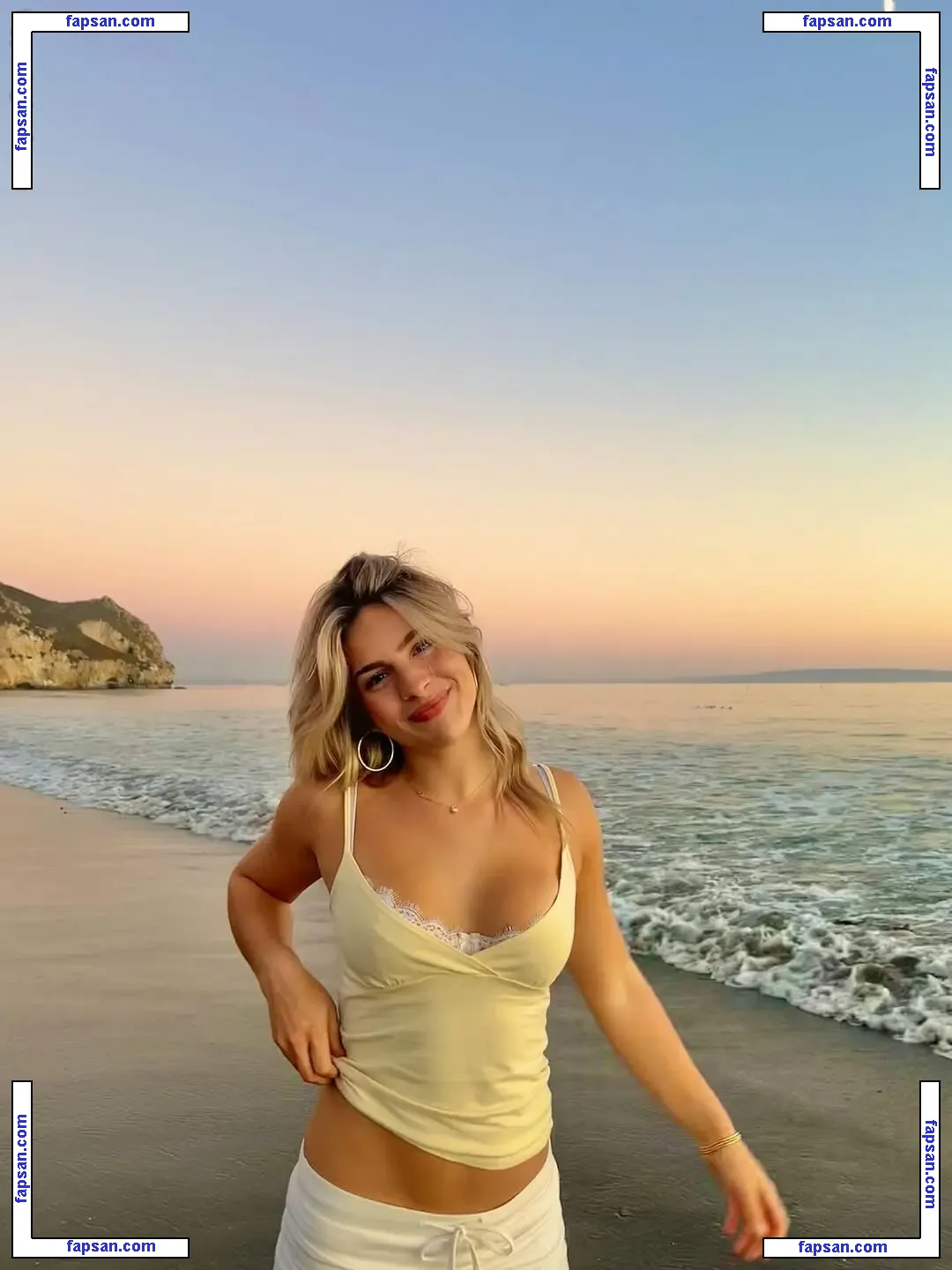 Ainsley Rolstad nude photo #0008 from OnlyFans