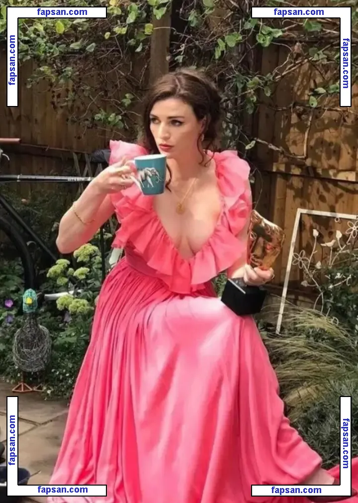 Aisling Bea голая фото #0061 с Онлифанс