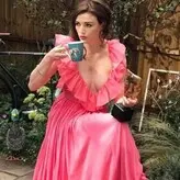Aisling Bea голая #0061