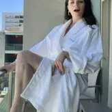 Aisling Bea голая #0063
