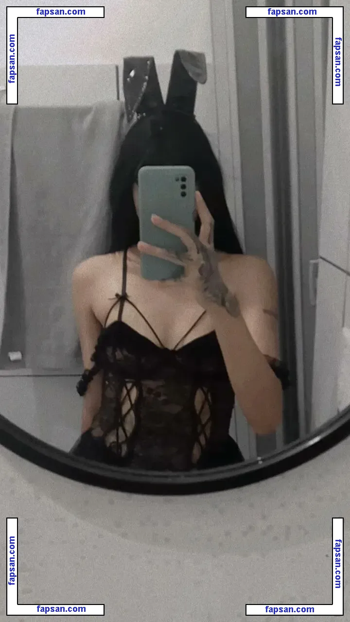 AkyraSuzuki nude photo #0001 from OnlyFans