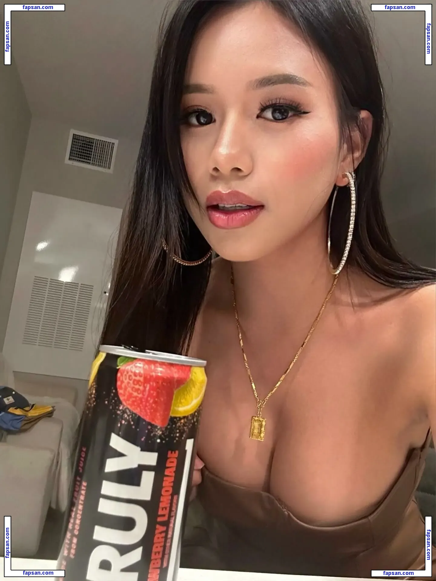 A_lyssaonly nude photo #0001 from OnlyFans