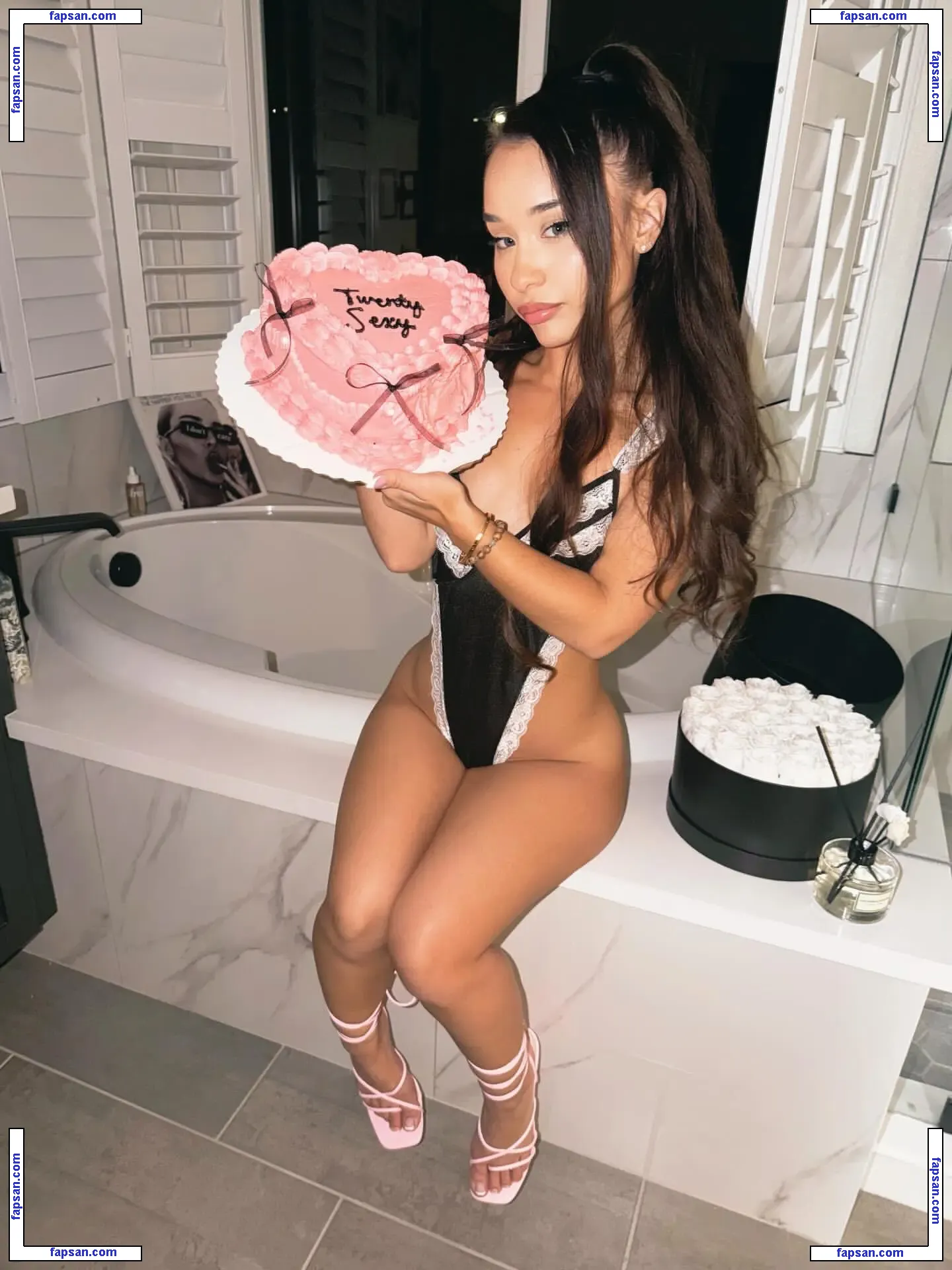 Alahnaly nude photo #0786 from OnlyFans