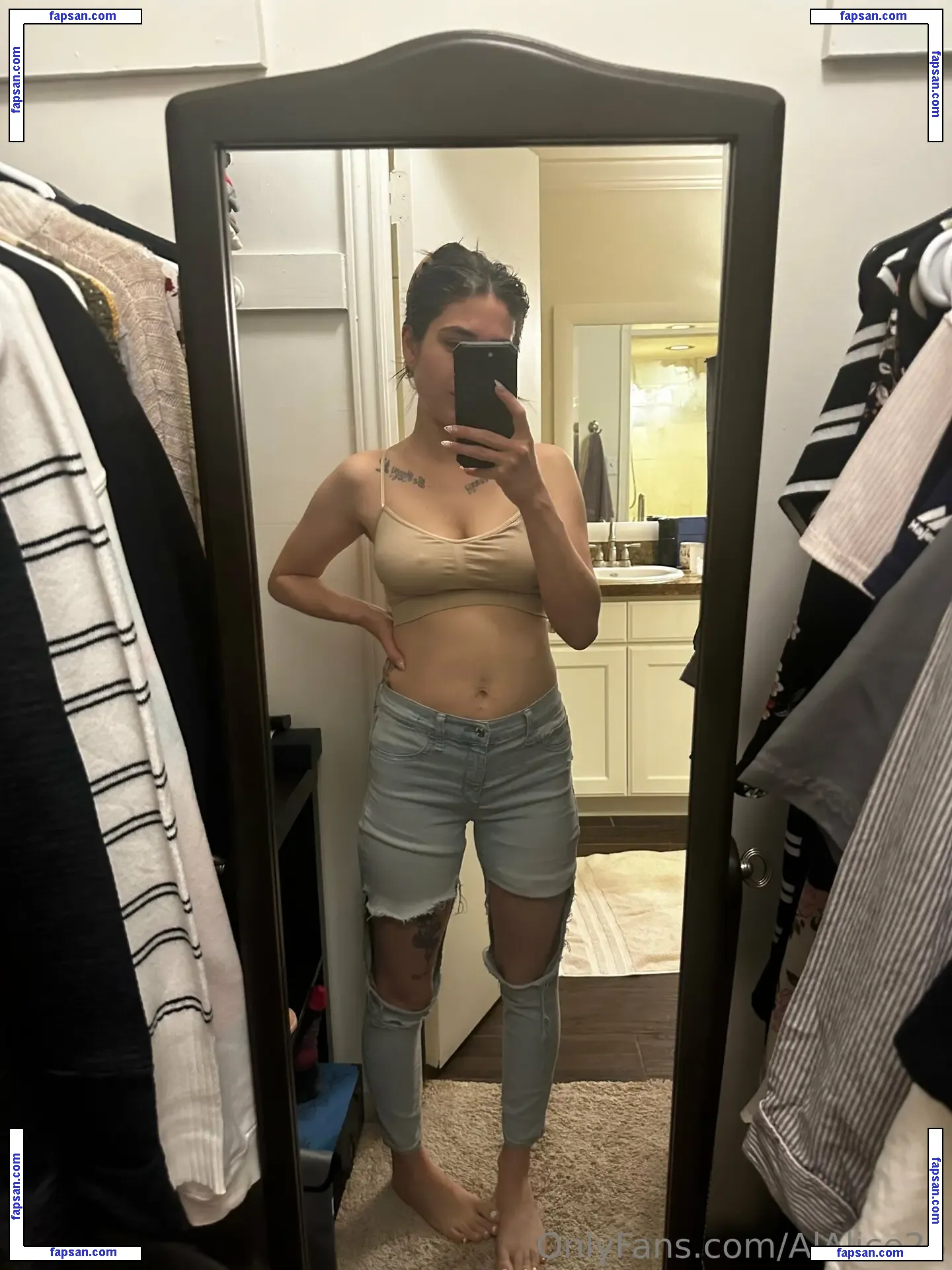 alalice25 nude photo #0006 from OnlyFans