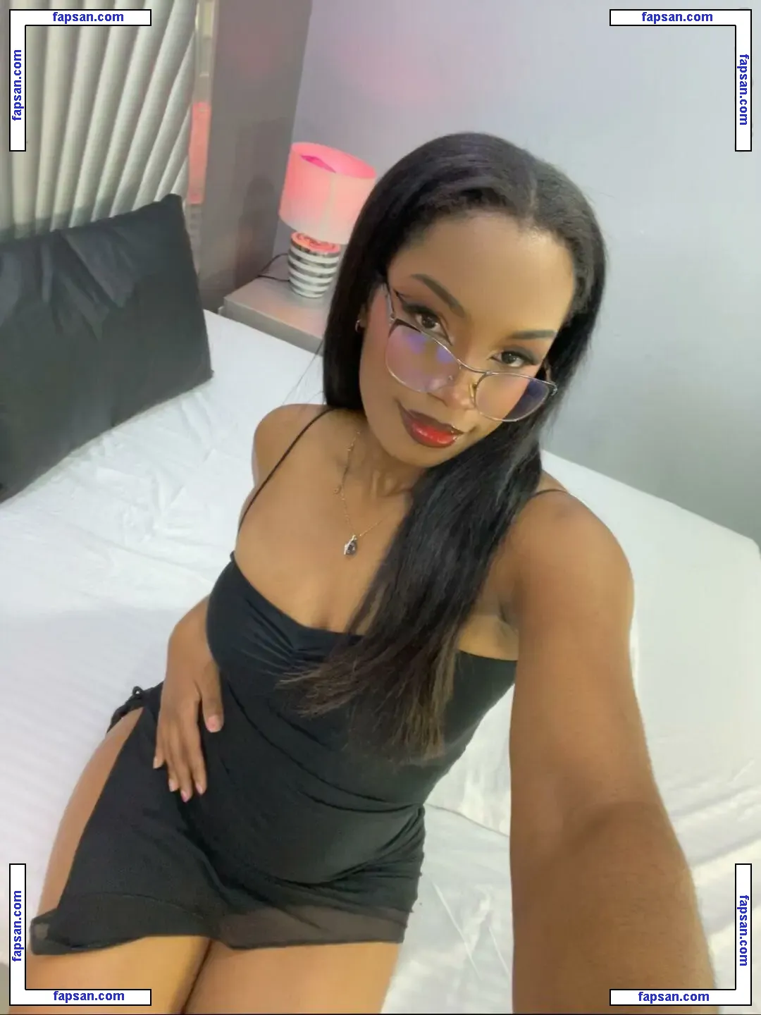 AlanaBale nude photo #0003 from OnlyFans