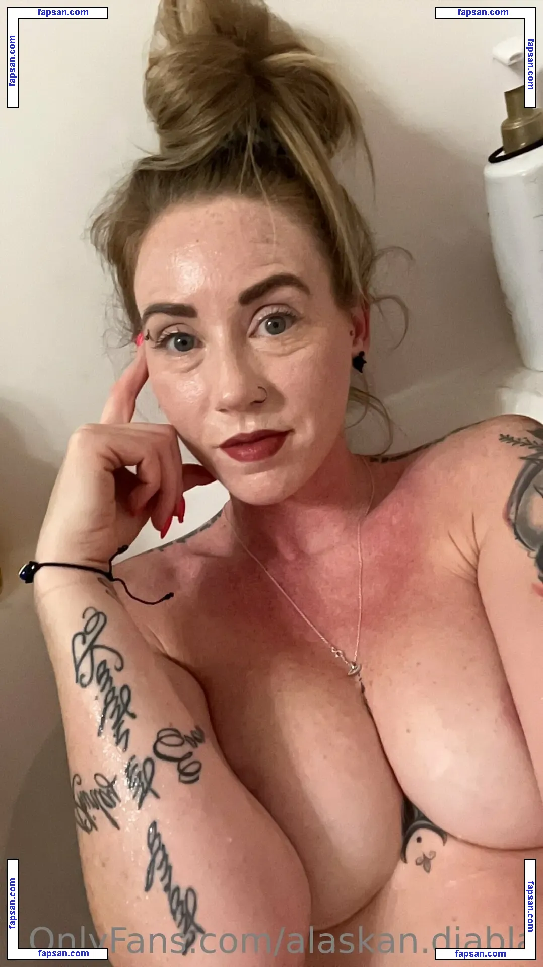 alaskan.diabla nude photo #0021 from OnlyFans