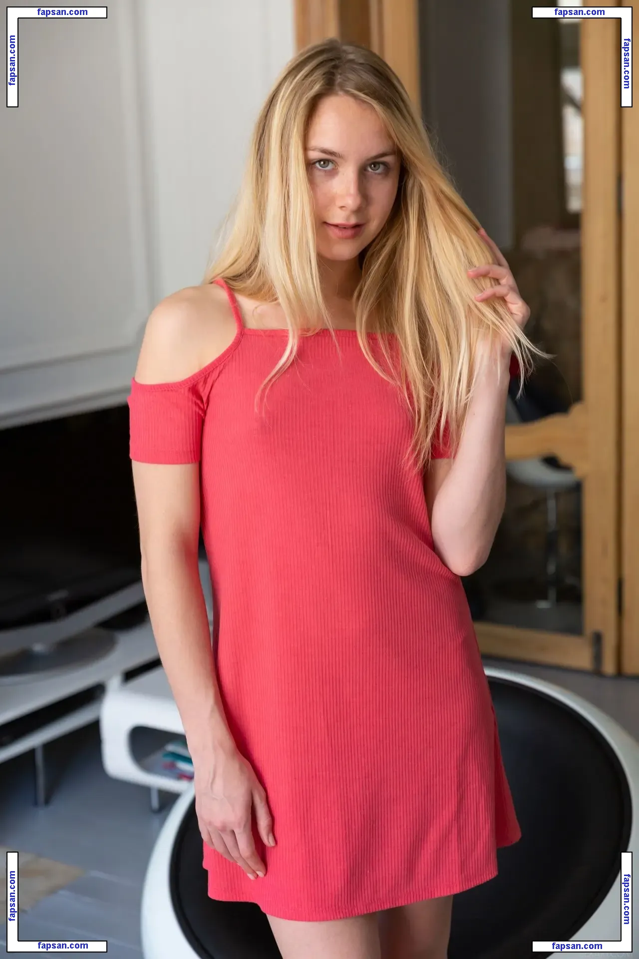 Alecia Fox nude photo #0023 from OnlyFans
