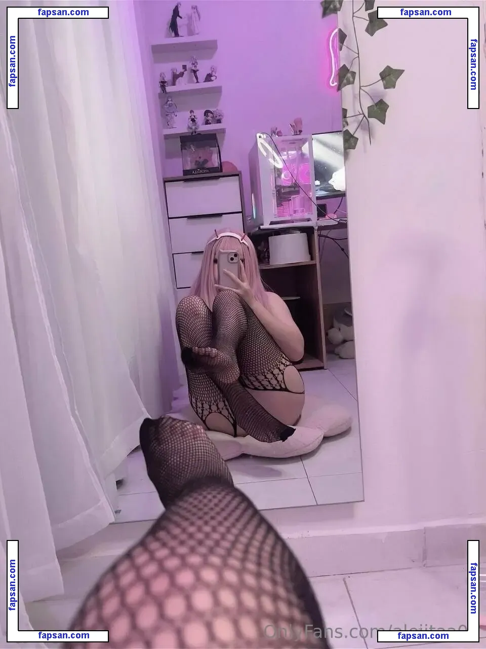 alejitaa02 nude photo #0008 from OnlyFans