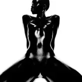 Alek Wek голая #0003