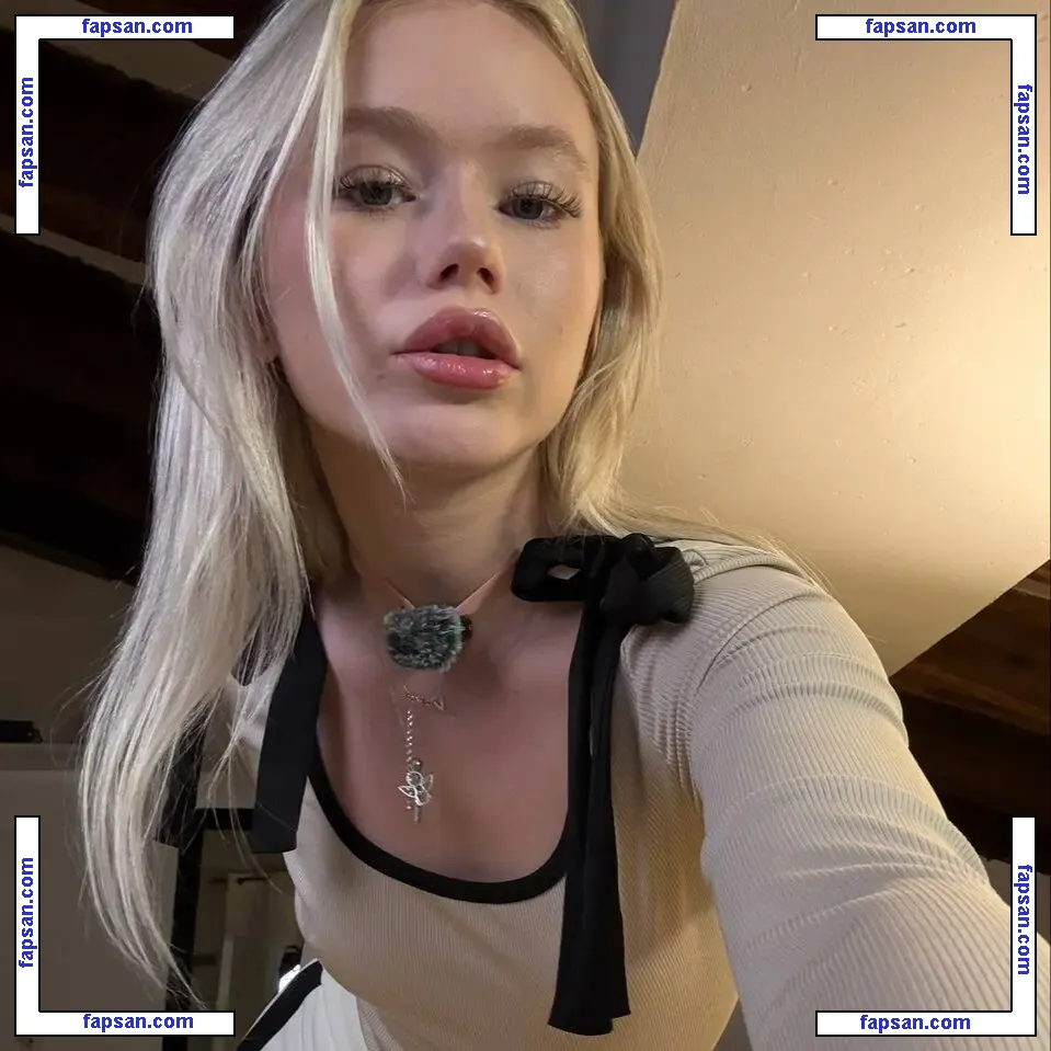 Aleksalore голая фото #0002 с Онлифанс