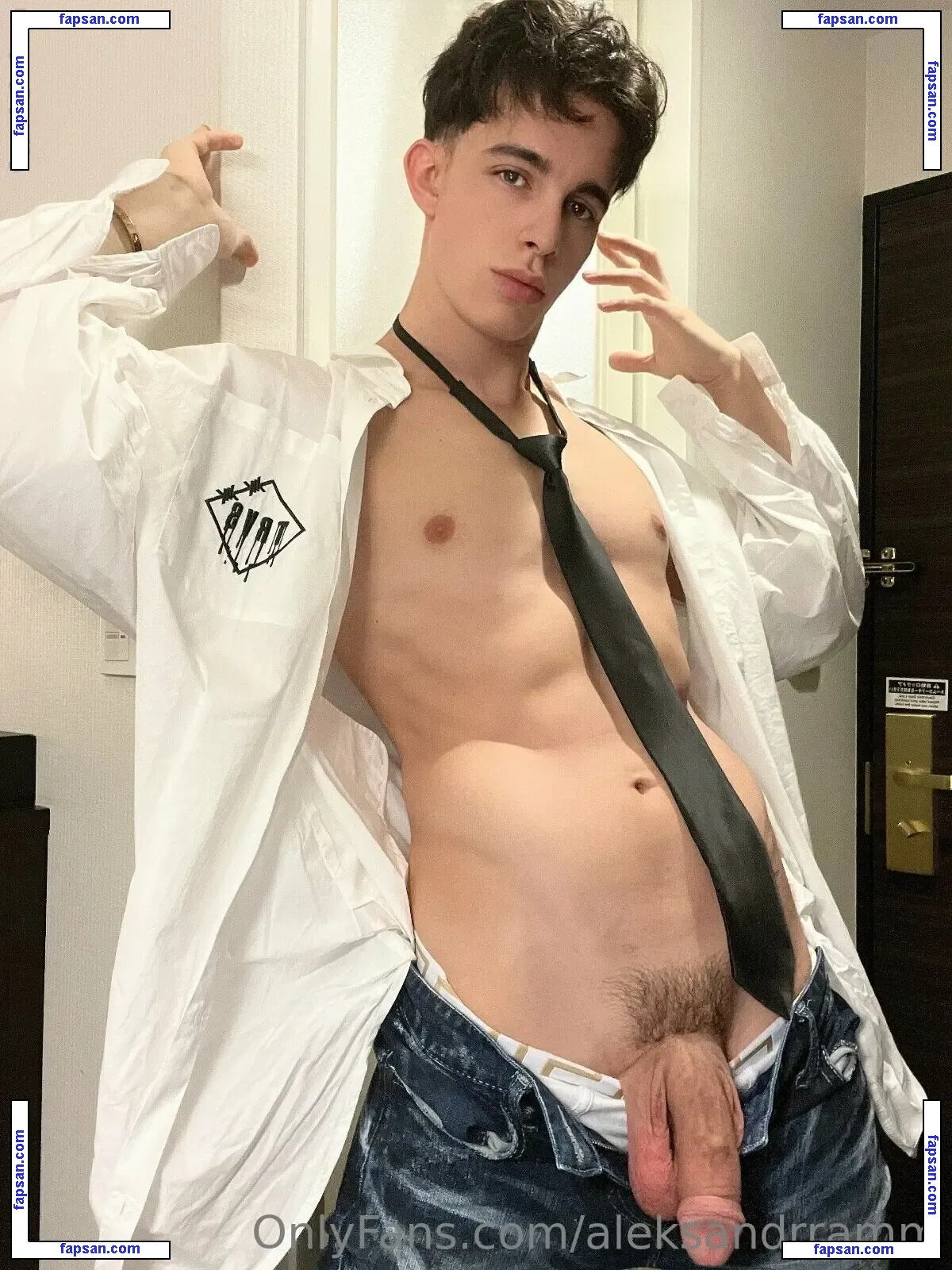 aleksandrramm / aleksander_ramm nude photo #0009 from OnlyFans