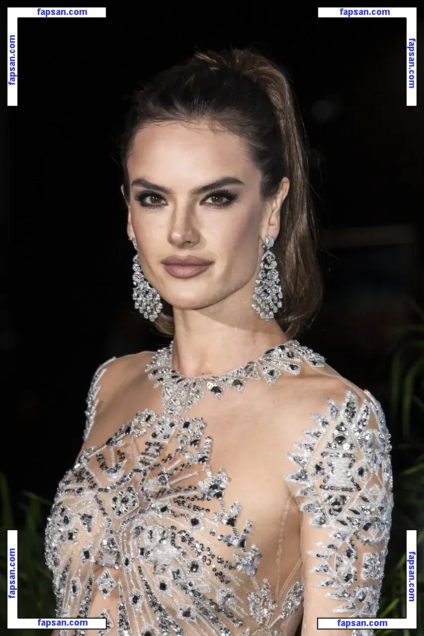 Alessandra Ambrosio голая фото #0786 с Онлифанс