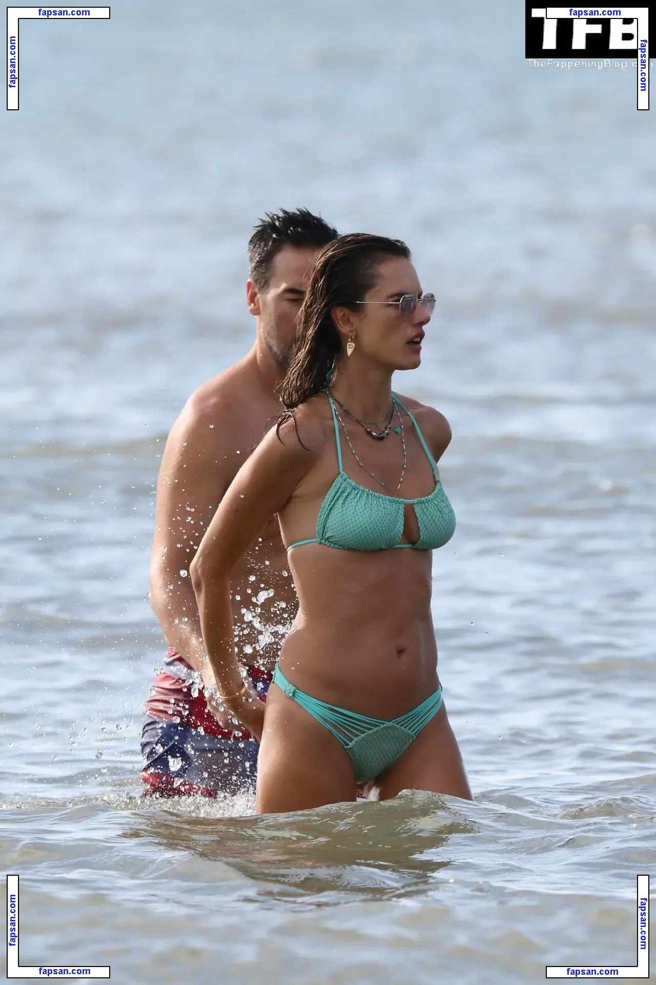 Alessandra Ambrosio голая фото #18700 с Онлифанс